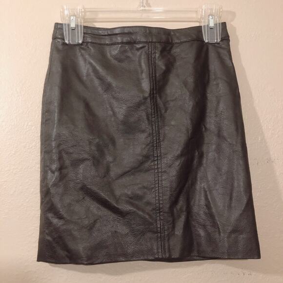 H&M black faux leather pleather goth mini skirt size 2 - Picture 5 of 6